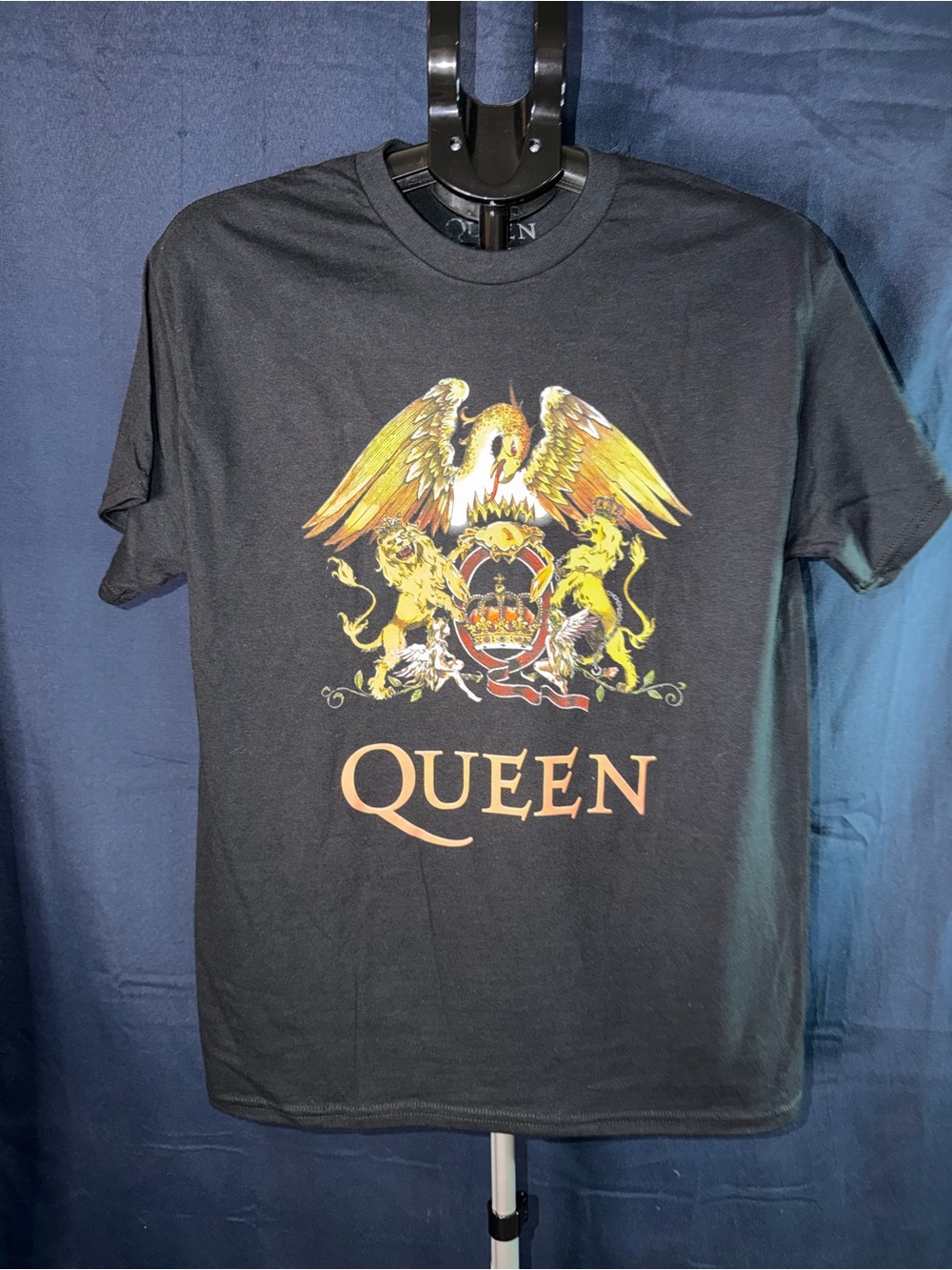 Queen Crest Logo Band Tee – Medium